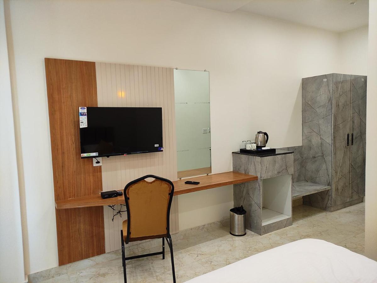 Hotel Satsang Grand Varanasi Exterior foto