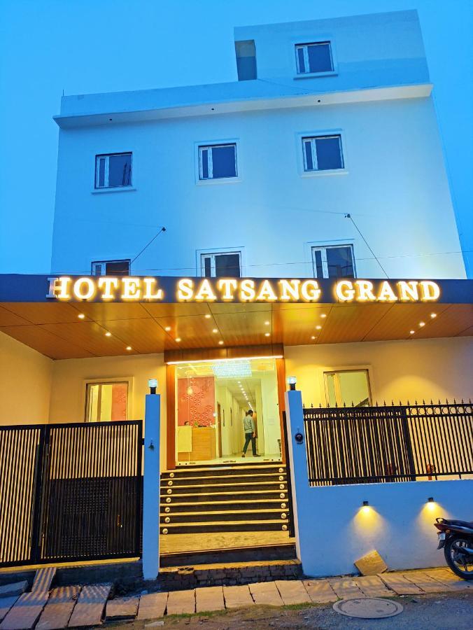 Hotel Satsang Grand Varanasi Exterior foto