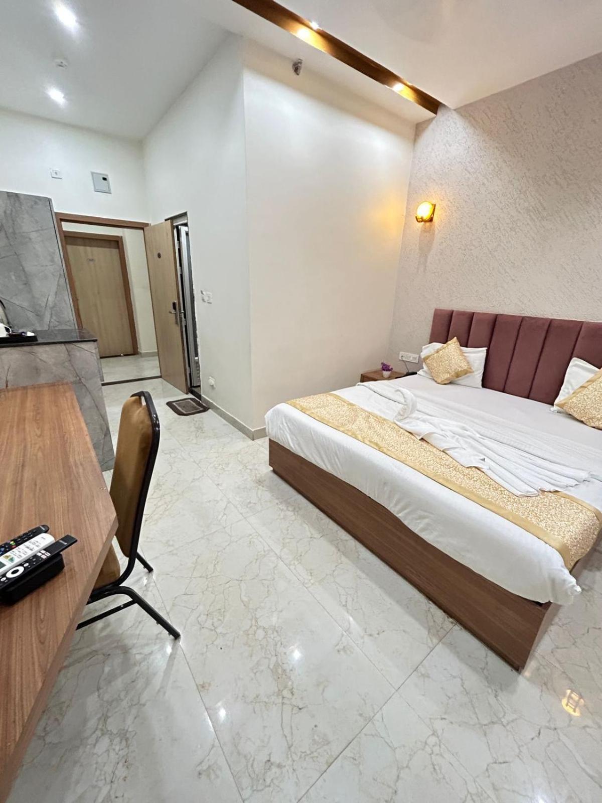 Hotel Satsang Grand Varanasi Exterior foto